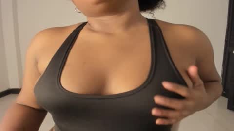 Snapshot of carolinnagomez chatting on 03/01/26, 09:50 Caro online show from 03/01/26, 09:50