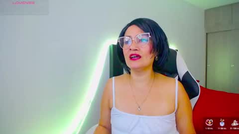 CarolinneFiotti online show from 11/13/25, 02:49