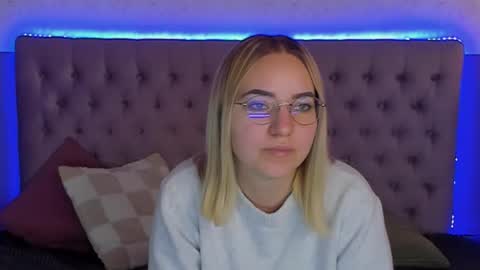 Snapshot of carollflexx chatting on 11/05/25, 09:20 CarollFlexx online show from 11/05/25, 09:20