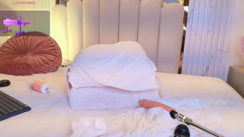 Carol Rivera  online show from 01/05/25, 01:45