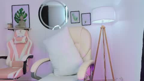 Snapshot of carolyne_sweet chatting on 07/03/26, 11:33 carolyne_sweet online show from 07/03/26, 11:33