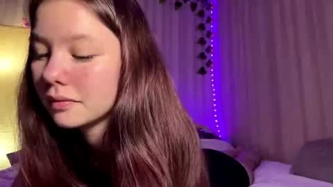 Snapshot of carolynexford chatting on 06/19/26, 12:42 Emma online show from 06/19/26, 12:42