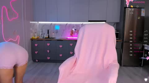 Yummi online show from 10/21/25, 02:23