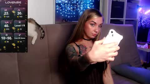 Snapshot of carrie_moonshine chatting on 02/12/25, 09:33 Carrie online show from 02/12/25, 09:33