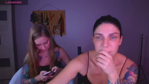 Snapshot of carrie_moonshine chatting on 11/07/25, 07:25 Carrie online show from 11/07/25, 07:25