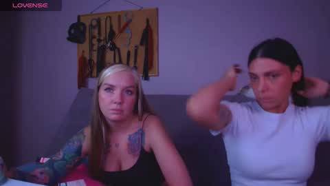 Snapshot of carrie_moonshine chatting on 11/20/25, 06:40 Carrie online show from 11/20/25, 06:40