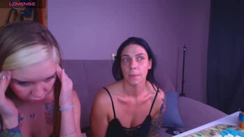 Snapshot of carrie_moonshine chatting on 11/28/25, 06:54 Carrie online show from 11/28/25, 06:54