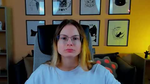 carrie_roses online show from 09/19/25, 04:14