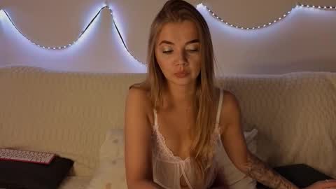 carriebradshawww online show from 10/04/25, 02:48