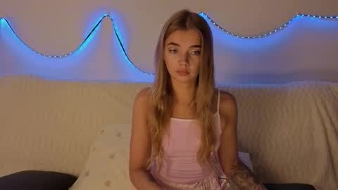 carriebradshawww online show from 10/06/25, 12:57