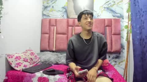 Snapshot of cartyxx chatting on 04/22/26, 12:28 cartyxx online show from 04/22/26, 12:28