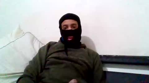 Snapshot of carvelj chatting on 12/18/24, 04:09 carvelj online show from 12/18/24, 04:09