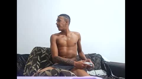 Snapshot of casal_hot13 chatting on 09/30/25, 11:10 casal_hot13 online show from 09/30/25, 11:10