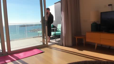 Snapshot of casalvinte5 chatting on 12/24/24, 12:00 Anna Jones and Larry Jones online show from 12/24/24, 12:00