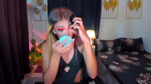 casandrawilson online show from 10/19/25, 03:45