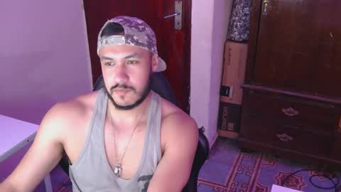 Snapshot of casas_oom chatting on 12/13/25, 09:09 online show from 12/13/25, 09:09