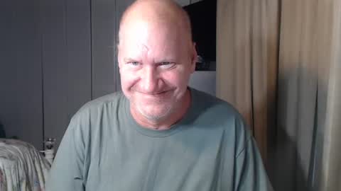 Snapshot of casinocam chatting on 10/14/25, 07:20 CasinoCam online show from 10/14/25, 07:20