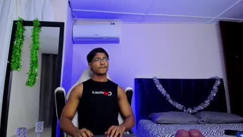 Snapshot of cassian_gold chatting on 12/21/25, 05:25 CASSIAN GOLD online show from 12/21/25, 05:25