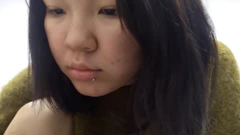 Mia online show from 12/01/25, 12:21