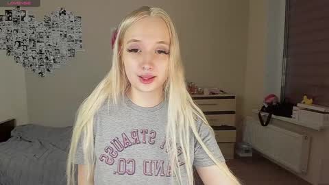 Snapshot of cassie_rosss chatting on 12/31/24, 03:34 Cassie Rosss online show from 12/31/24, 03:34