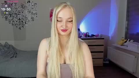 Snapshot of cassie_rosss chatting on 02/24/25, 11:30 Cassie Rosss online show from 02/24/25, 11:30