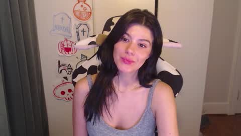 cassiealvarez online show from 10/29/25, 05:10