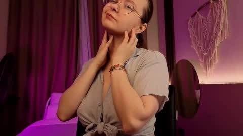 assie online show from 11/26/25, 01:01