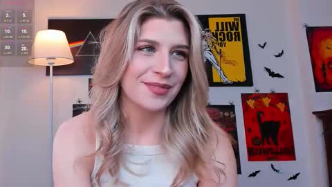 Im Cassie3 online show from 11/28/25, 12:19