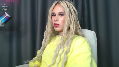 Snapshot of cassiemich chatting on 01/14/25, 04:50 Cassie online show from 01/14/25, 04:50