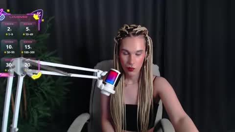 Snapshot of cassiemich chatting on 12/01/25, 09:09 Cassie online show from 12/01/25, 09:09