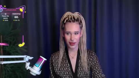 Snapshot of cassiemich chatting on 12/15/25, 05:55 Cassie online show from 12/15/25, 05:55