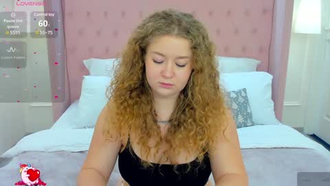 Snapshot of cassieride chatting on 01/19/25, 12:17 Curly online show from 01/19/25, 12:17