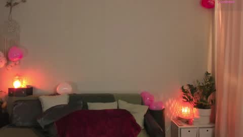  cassandra  online show from 02/18/25, 11:08