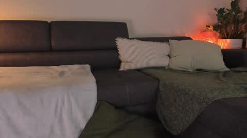  cassandra  online show from 09/23/25, 07:17