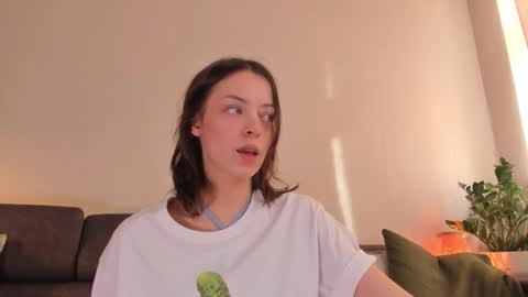  cassandra  online show from 09/24/25, 01:25