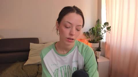  cassandra  online show from 10/03/25, 11:07