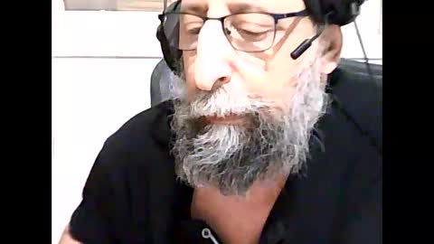 Snapshot of casual53 chatting on 01/16/25, 04:38 casual53 online show from 01/16/25, 04:38