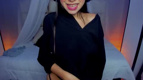 Snapshot of cat_kitty18 chatting on 03/06/26, 06:59 Lorena Saenz online show from 03/06/26, 06:59