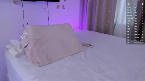 Cat  Soy modelo independiente online show from 04/23/26, 02:41