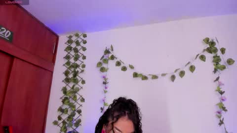 Cata green model independient online show from 09/10/25, 08:20