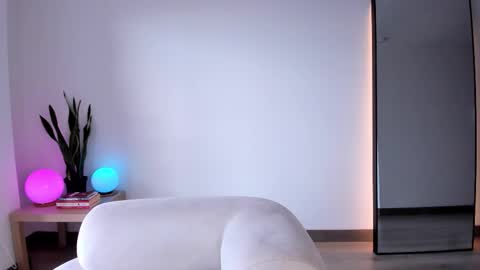 Snapshot of cata_n_cami chatting on 02/01/26, 09:24 cata_n_cami online show from 02/01/26, 09:24