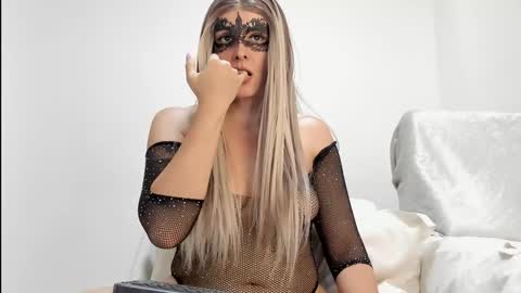 Snapshot of catadoll_1 chatting on 01/20/25, 08:40 Catalina online show from 01/20/25, 08:40