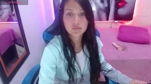 Snapshot of catalehia_milk chatting on 01/21/25, 08:21 C A T A L E H I A online show from 01/21/25, 08:21