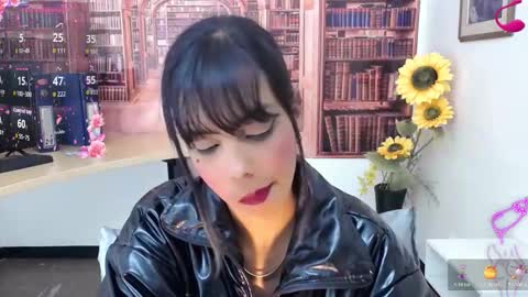 Queen Catalella online show from 10/28/25, 03:21