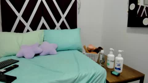 Cataleya online show from 05/19/26, 02:29