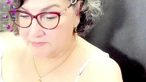 Snapshot of cataleya_mom_ chatting on 04/21/26, 03:35 cataleya online show from 04/21/26, 03:35