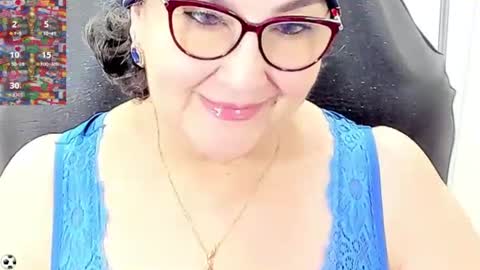 Snapshot of cataleya_mom_ chatting on 06/20/26, 11:07 cataleya online show from 06/20/26, 11:07