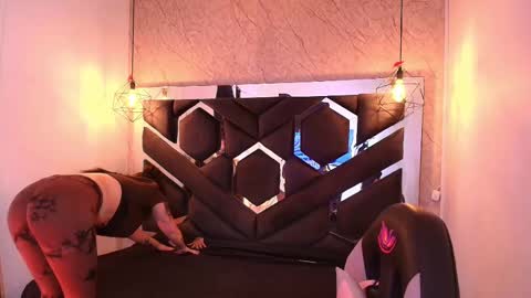 Cataleya online show from 11/24/25, 11:10