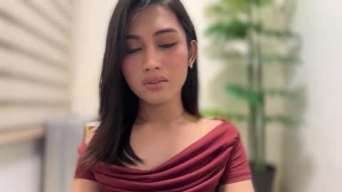 catalina2605 online show from 11/19/25, 08:09