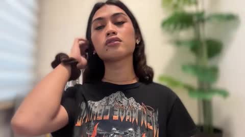 catalina2605 online show from 11/25/25, 11:38